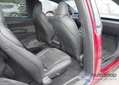 2025 Tesla Model X Plaid из США, поврежденный, VIN 7SAXCBE61SF470043